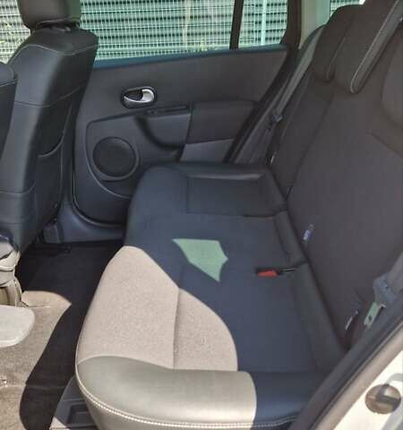 Серый Рено Grand Modus, объемом двигателя 1.6 л и пробегом 98 тыс. км за 8200 $, фото 4 на Automoto.ua