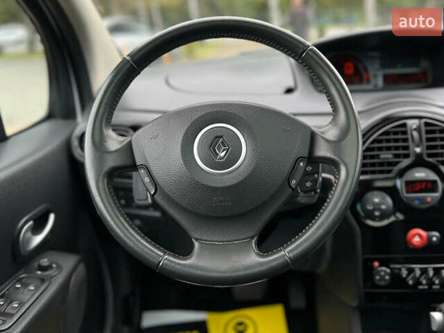 Сірий Рено Grand Modus, об'ємом двигуна 1.6 л та пробігом 99 тис. км за 8650 $, фото 17 на Automoto.ua