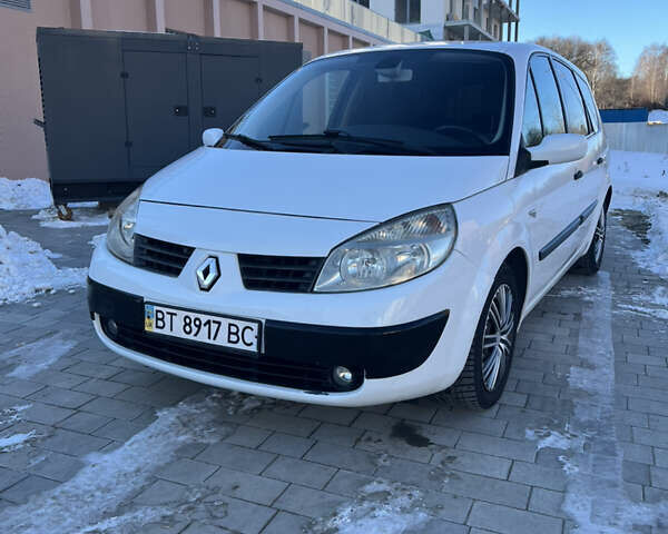 Белый Рено Гранд Сценик, объемом двигателя 1.46 л и пробегом 260 тыс. км за 4650 $, фото 2 на Automoto.ua