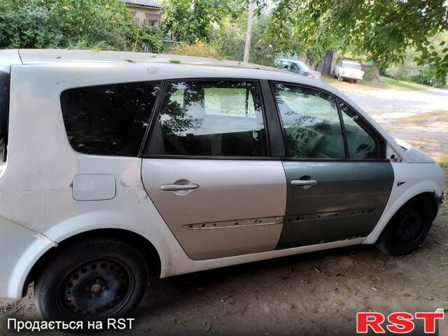 Белый Рено Гранд Сценик, объемом двигателя 1.9 л и пробегом 342 тыс. км за 2950 $, фото 4 на Automoto.ua