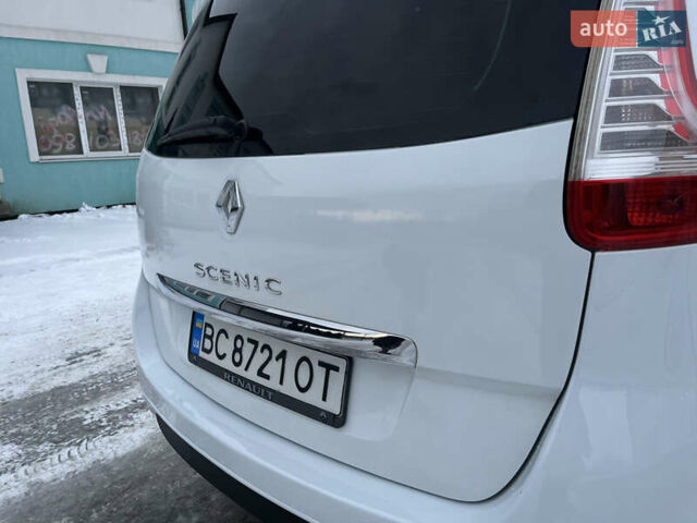 Білий Рено Гранд Сценік, об'ємом двигуна 2 л та пробігом 355 тис. км за 6800 $, фото 22 на Automoto.ua