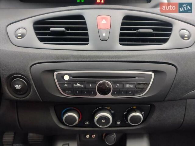 Белый Рено Гранд Сценик, объемом двигателя 1.46 л и пробегом 172 тыс. км за 6156 $, фото 21 на Automoto.ua
