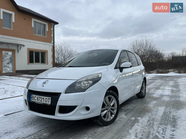 Білий Рено Гранд Сценік, об'ємом двигуна 2 л та пробігом 355 тис. км за 6800 $, фото 3 на Automoto.ua