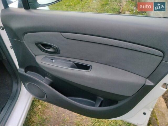 Белый Рено Гранд Сценик, объемом двигателя 1.46 л и пробегом 172 тыс. км за 6156 $, фото 29 на Automoto.ua