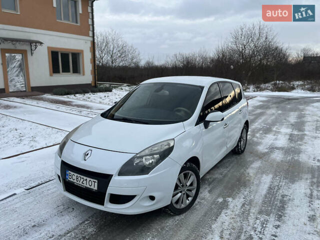 Білий Рено Гранд Сценік, об'ємом двигуна 2 л та пробігом 355 тис. км за 6800 $, фото 4 на Automoto.ua