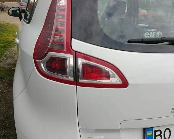 Белый Рено Гранд Сценик, объемом двигателя 1.46 л и пробегом 172 тыс. км за 6156 $, фото 3 на Automoto.ua