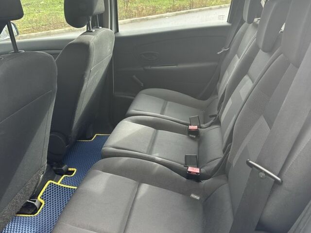 Белый Рено Гранд Сценик, объемом двигателя 1.5 л и пробегом 220 тыс. км за 6900 $, фото 10 на Automoto.ua