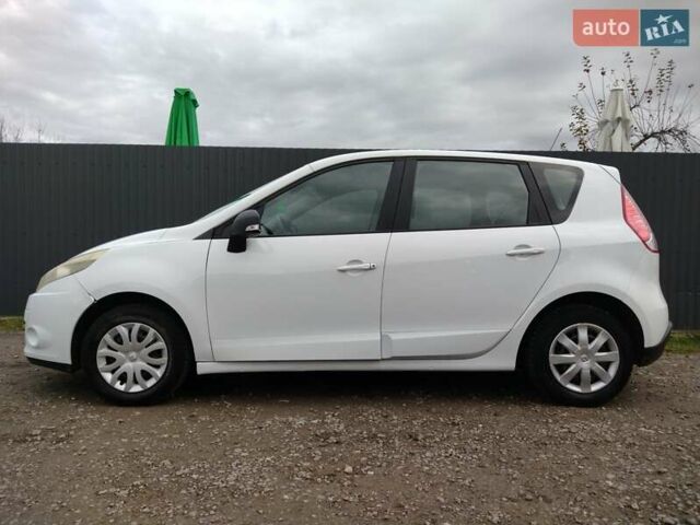 Белый Рено Гранд Сценик, объемом двигателя 1.46 л и пробегом 172 тыс. км за 6156 $, фото 7 на Automoto.ua