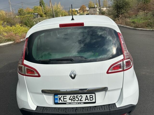 Белый Рено Гранд Сценик, объемом двигателя 1.5 л и пробегом 220 тыс. км за 6900 $, фото 4 на Automoto.ua