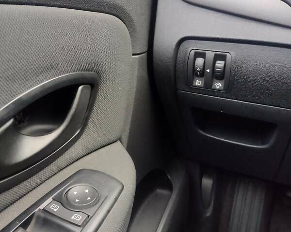 Белый Рено Гранд Сценик, объемом двигателя 1.46 л и пробегом 172 тыс. км за 6156 $, фото 28 на Automoto.ua