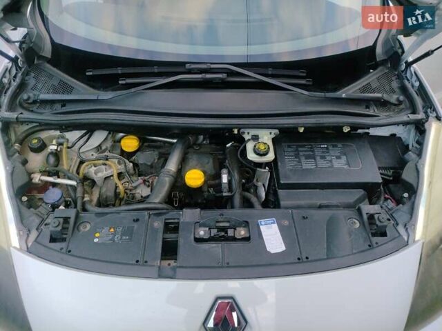 Белый Рено Гранд Сценик, объемом двигателя 1.46 л и пробегом 172 тыс. км за 6156 $, фото 34 на Automoto.ua