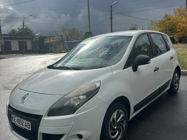 Белый Рено Гранд Сценик, объемом двигателя 1.5 л и пробегом 220 тыс. км за 6900 $, фото 7 на Automoto.ua