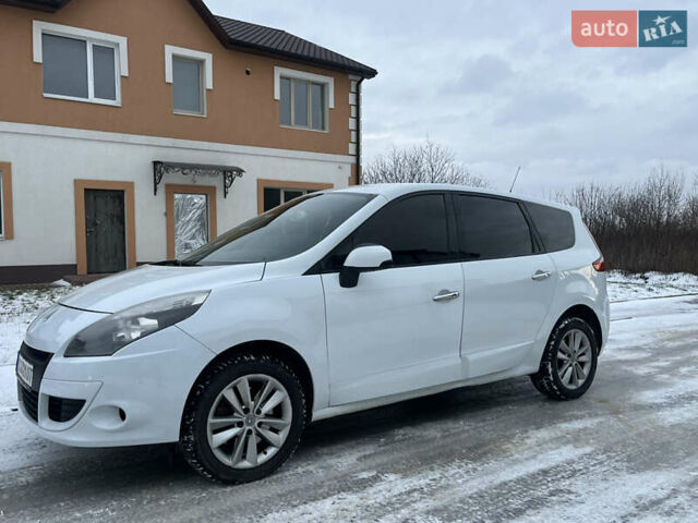 Білий Рено Гранд Сценік, об'ємом двигуна 2 л та пробігом 355 тис. км за 6800 $, фото 12 на Automoto.ua