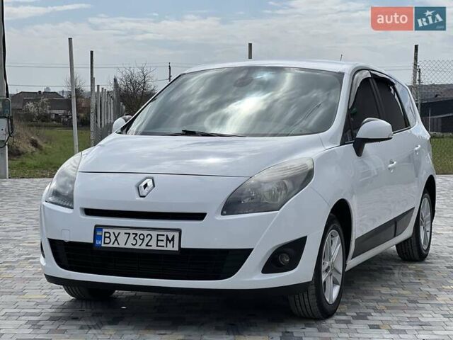 Білий Рено Гранд Сценік, об'ємом двигуна 1.46 л та пробігом 338 тис. км за 5999 $, фото 3 на Automoto.ua