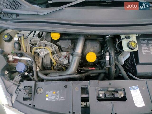 Белый Рено Гранд Сценик, объемом двигателя 1.46 л и пробегом 172 тыс. км за 6156 $, фото 35 на Automoto.ua