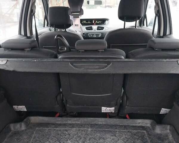 Білий Рено Гранд Сценік, об'ємом двигуна 1.5 л та пробігом 371 тис. км за 5900 $, фото 6 на Automoto.ua