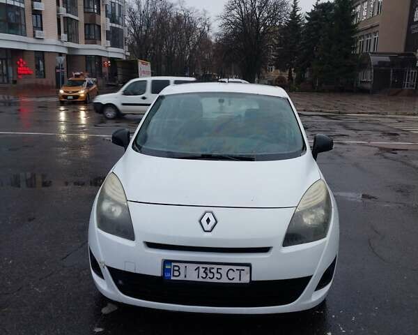 Білий Рено Гранд Сценік, об'ємом двигуна 1.5 л та пробігом 371 тис. км за 5900 $, фото 2 на Automoto.ua