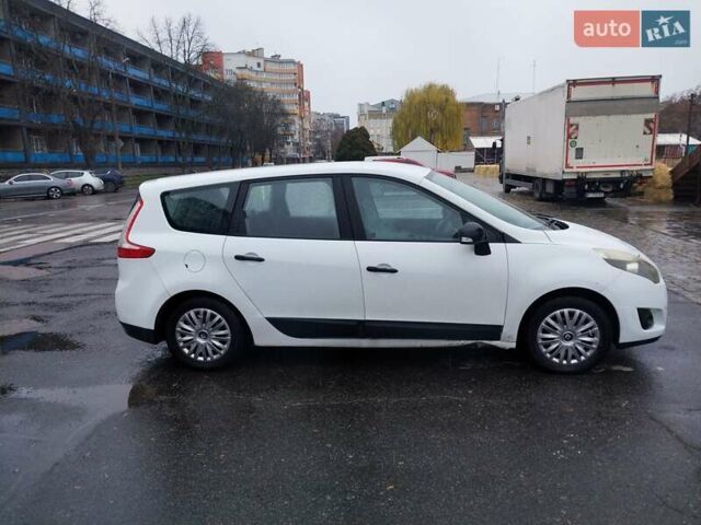 Білий Рено Гранд Сценік, об'ємом двигуна 1.5 л та пробігом 371 тис. км за 5900 $, фото 3 на Automoto.ua