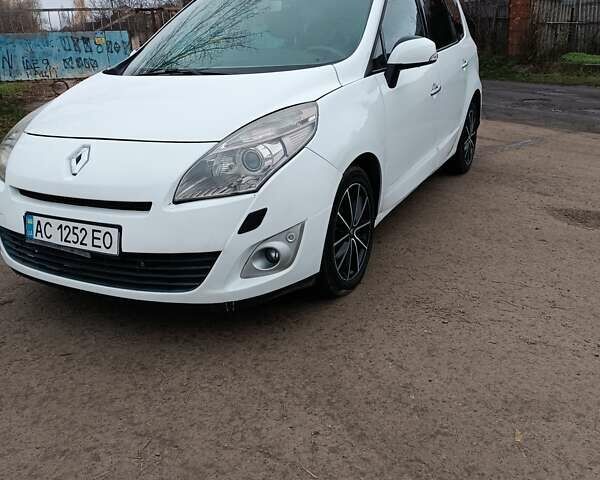 Белый Рено Гранд Сценик, объемом двигателя 1.5 л и пробегом 287 тыс. км за 6200 $, фото 1 на Automoto.ua