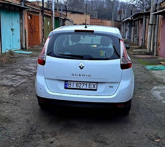 Рено Гранд Сценік 2010 у Полтаві на Automoto.ua Білий Рено Гранд Сценік, об'ємом двигуна 1.4 л та пробігом 199 тис. км за 6500 $, фото 2 на Automoto.ua