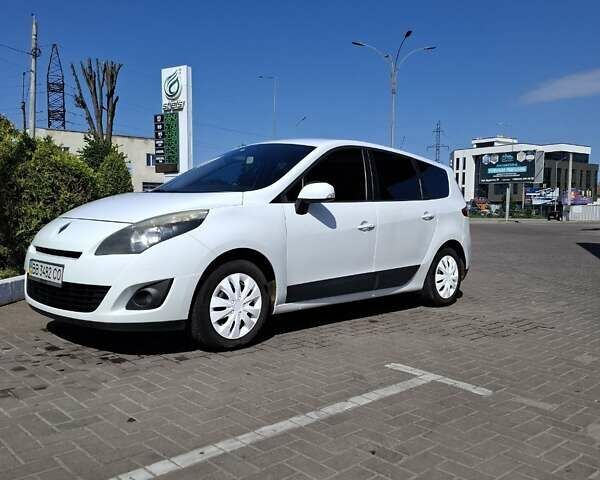 Белый Рено Гранд Сценик, объемом двигателя 1.46 л и пробегом 240 тыс. км за 6500 $, фото 9 на Automoto.ua