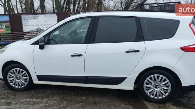 Белый Рено Гранд Сценик, объемом двигателя 1.46 л и пробегом 300 тыс. км за 5900 $, фото 6 на Automoto.ua