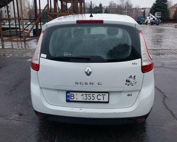 Білий Рено Гранд Сценік, об'ємом двигуна 1.5 л та пробігом 371 тис. км за 5900 $, фото 5 на Automoto.ua