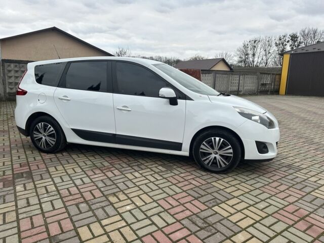 Белый Рено Гранд Сценик, объемом двигателя 1.5 л и пробегом 243 тыс. км за 6700 $, фото 10 на Automoto.ua