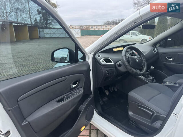 Белый Рено Гранд Сценик, объемом двигателя 1.5 л и пробегом 243 тыс. км за 6700 $, фото 16 на Automoto.ua