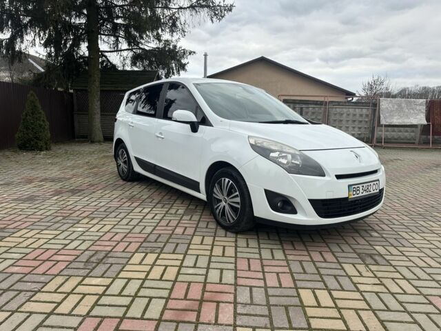 Белый Рено Гранд Сценик, объемом двигателя 1.5 л и пробегом 243 тыс. км за 6700 $, фото 8 на Automoto.ua