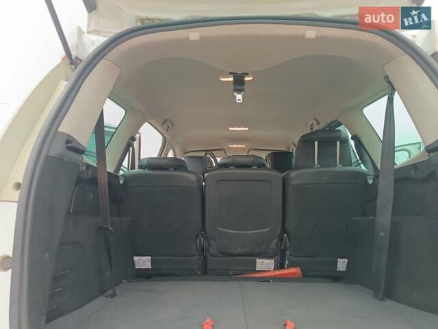 Белый Рено Гранд Сценик, объемом двигателя 1.5 л и пробегом 287 тыс. км за 6200 $, фото 16 на Automoto.ua