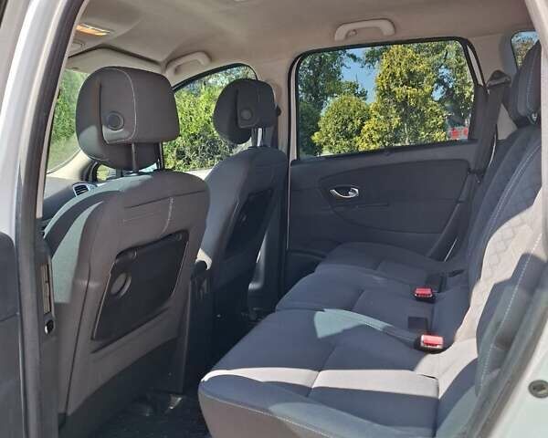 Белый Рено Гранд Сценик, объемом двигателя 1.46 л и пробегом 240 тыс. км за 6500 $, фото 4 на Automoto.ua