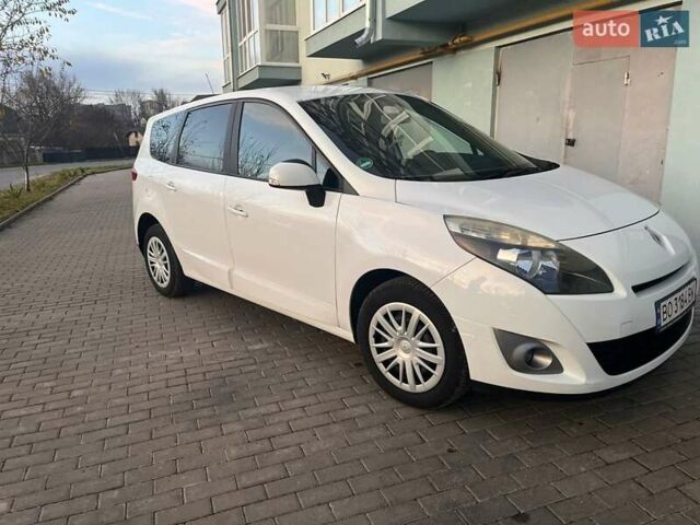 Белый Рено Гранд Сценик, объемом двигателя 1.46 л и пробегом 370 тыс. км за 6899 $, фото 44 на Automoto.ua