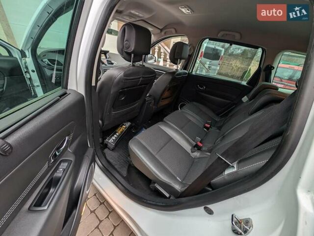 Білий Рено Гранд Сценік, об'ємом двигуна 1.5 л та пробігом 158 тис. км за 6999 $, фото 26 на Automoto.ua