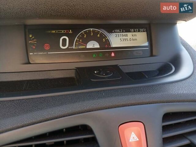 Білий Рено Гранд Сценік, об'ємом двигуна 1.6 л та пробігом 233 тис. км за 7300 $, фото 15 на Automoto.ua