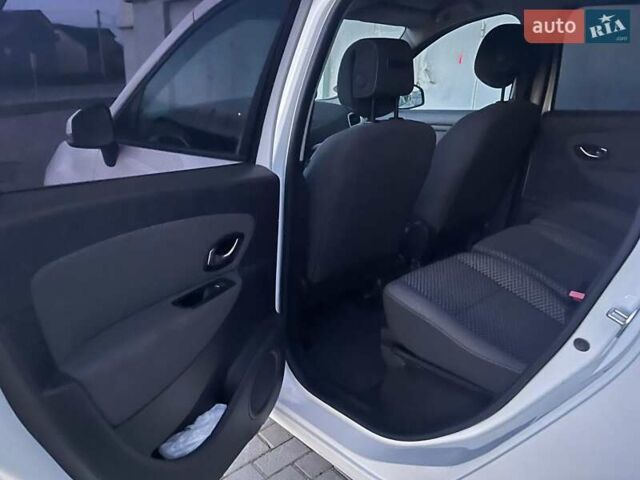 Белый Рено Гранд Сценик, объемом двигателя 1.46 л и пробегом 370 тыс. км за 6899 $, фото 11 на Automoto.ua