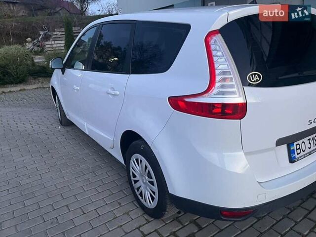 Белый Рено Гранд Сценик, объемом двигателя 1.46 л и пробегом 370 тыс. км за 6899 $, фото 15 на Automoto.ua