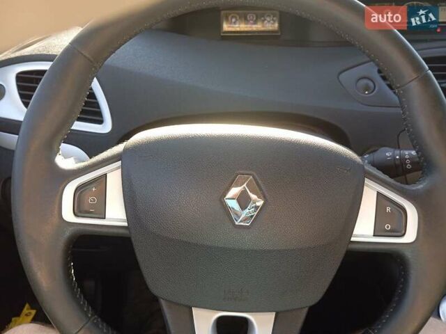 Білий Рено Гранд Сценік, об'ємом двигуна 1.6 л та пробігом 233 тис. км за 7300 $, фото 16 на Automoto.ua