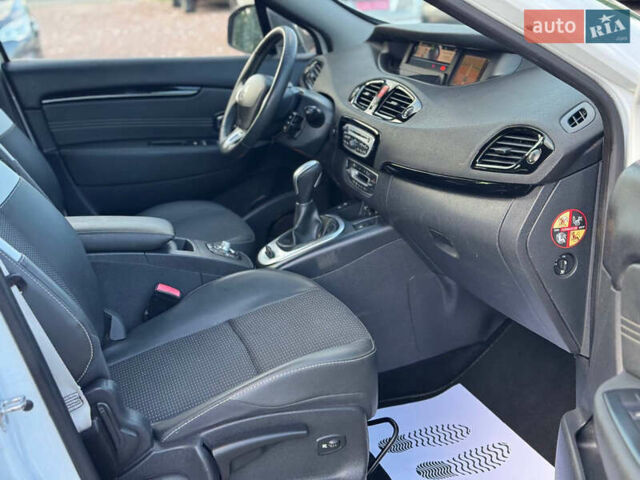 Білий Рено Гранд Сценік, об'ємом двигуна 2 л та пробігом 199 тис. км за 8250 $, фото 35 на Automoto.ua