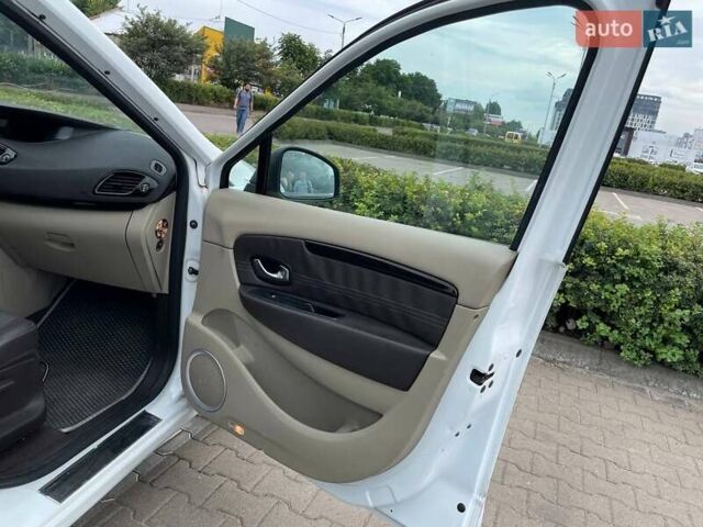 Білий Рено Гранд Сценік, об'ємом двигуна 1.5 л та пробігом 274 тис. км за 7300 $, фото 17 на Automoto.ua