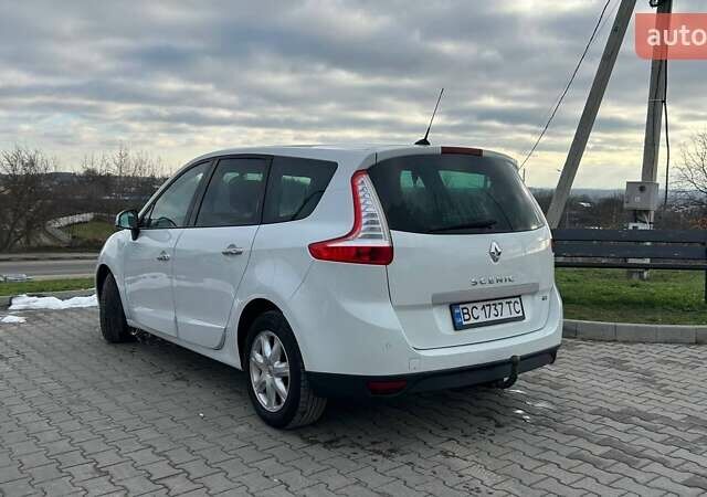 Белый Рено Гранд Сценик, объемом двигателя 1.6 л и пробегом 166 тыс. км за 8350 $, фото 2 на Automoto.ua