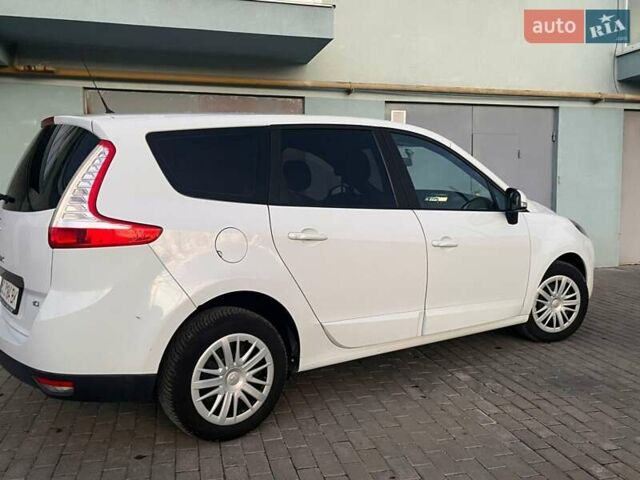 Белый Рено Гранд Сценик, объемом двигателя 1.46 л и пробегом 370 тыс. км за 6899 $, фото 26 на Automoto.ua