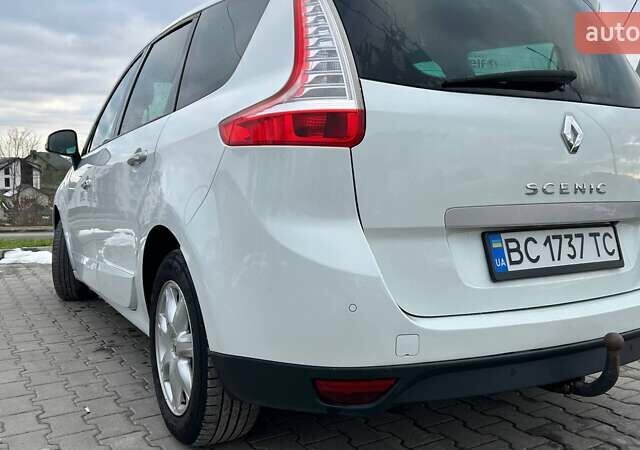Белый Рено Гранд Сценик, объемом двигателя 1.6 л и пробегом 166 тыс. км за 8350 $, фото 10 на Automoto.ua