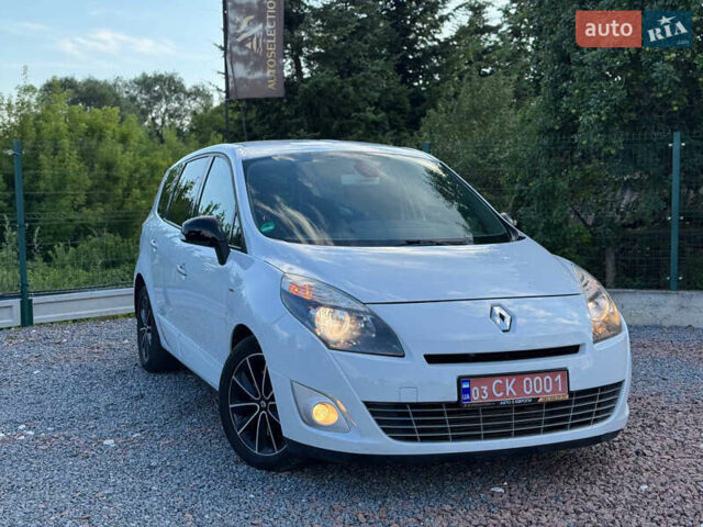 Білий Рено Гранд Сценік, об'ємом двигуна 2 л та пробігом 199 тис. км за 8250 $, фото 3 на Automoto.ua