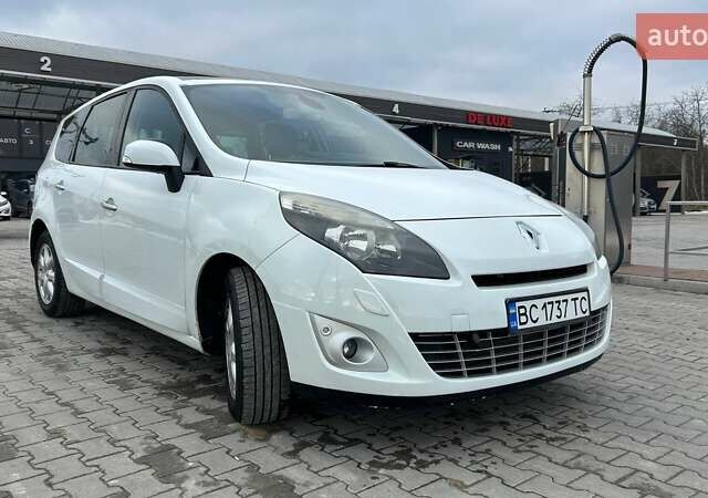 Белый Рено Гранд Сценик, объемом двигателя 1.6 л и пробегом 166 тыс. км за 8350 $, фото 6 на Automoto.ua