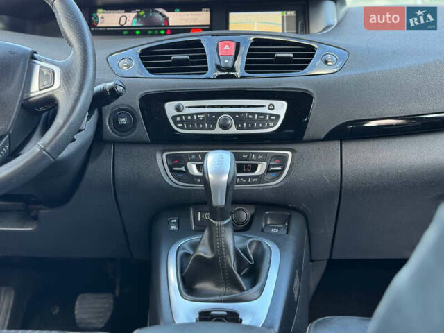 Білий Рено Гранд Сценік, об'ємом двигуна 2 л та пробігом 199 тис. км за 8250 $, фото 37 на Automoto.ua