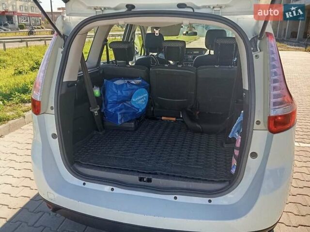 Білий Рено Гранд Сценік, об'ємом двигуна 1.6 л та пробігом 233 тис. км за 7300 $, фото 11 на Automoto.ua
