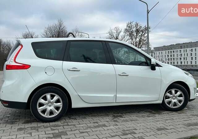 Белый Рено Гранд Сценик, объемом двигателя 1.6 л и пробегом 166 тыс. км за 8350 $, фото 9 на Automoto.ua