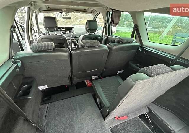 Белый Рено Гранд Сценик, объемом двигателя 1.6 л и пробегом 166 тыс. км за 8350 $, фото 23 на Automoto.ua