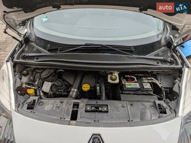Білий Рено Гранд Сценік, об'ємом двигуна 1.5 л та пробігом 158 тис. км за 6999 $, фото 20 на Automoto.ua